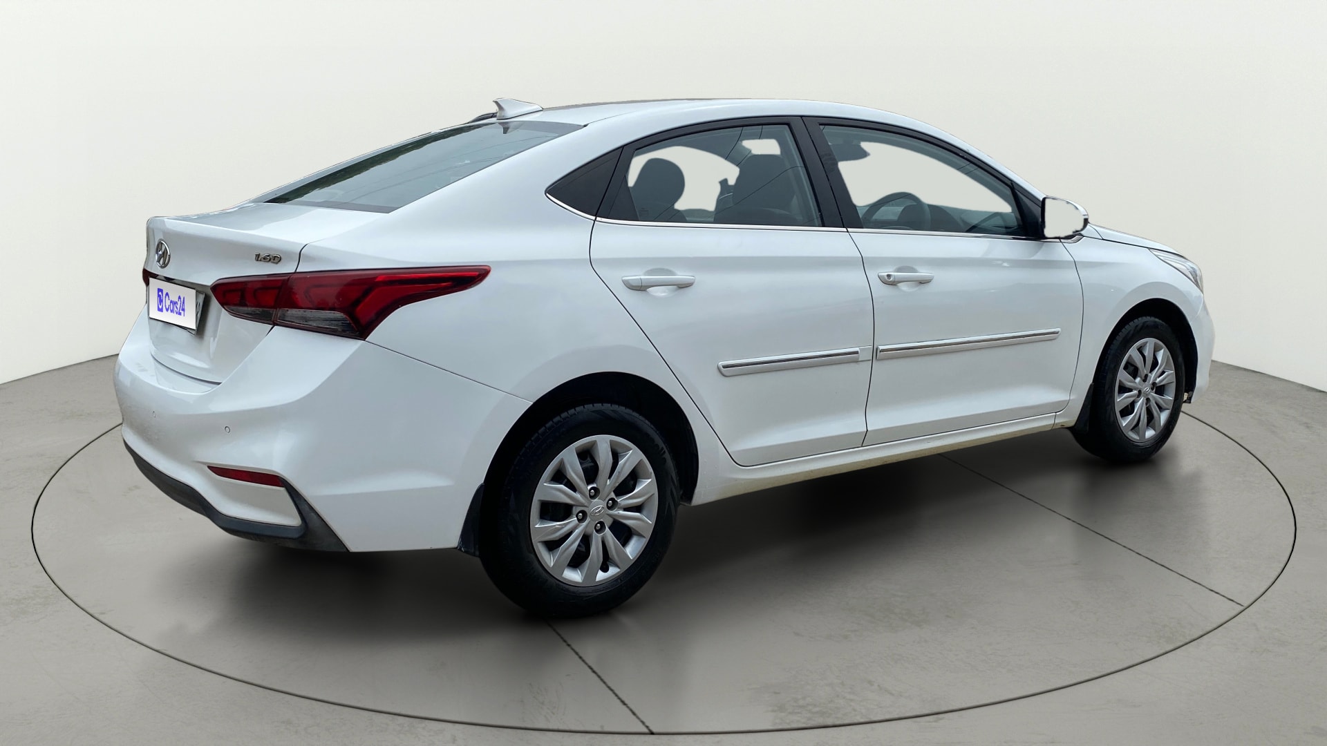 View 2018 Hyundai Verna 1.6 CRDI EX Image 43 Used 2018 Hyundai Verna 1.6 CRDI EX Image 43