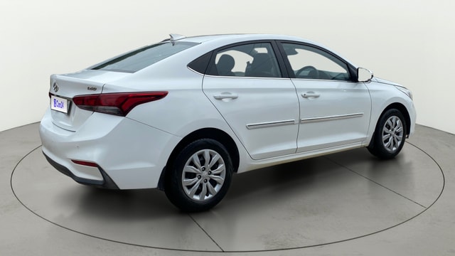 View Hyundai Verna Image 43 Used Hyundai Verna Image 43
