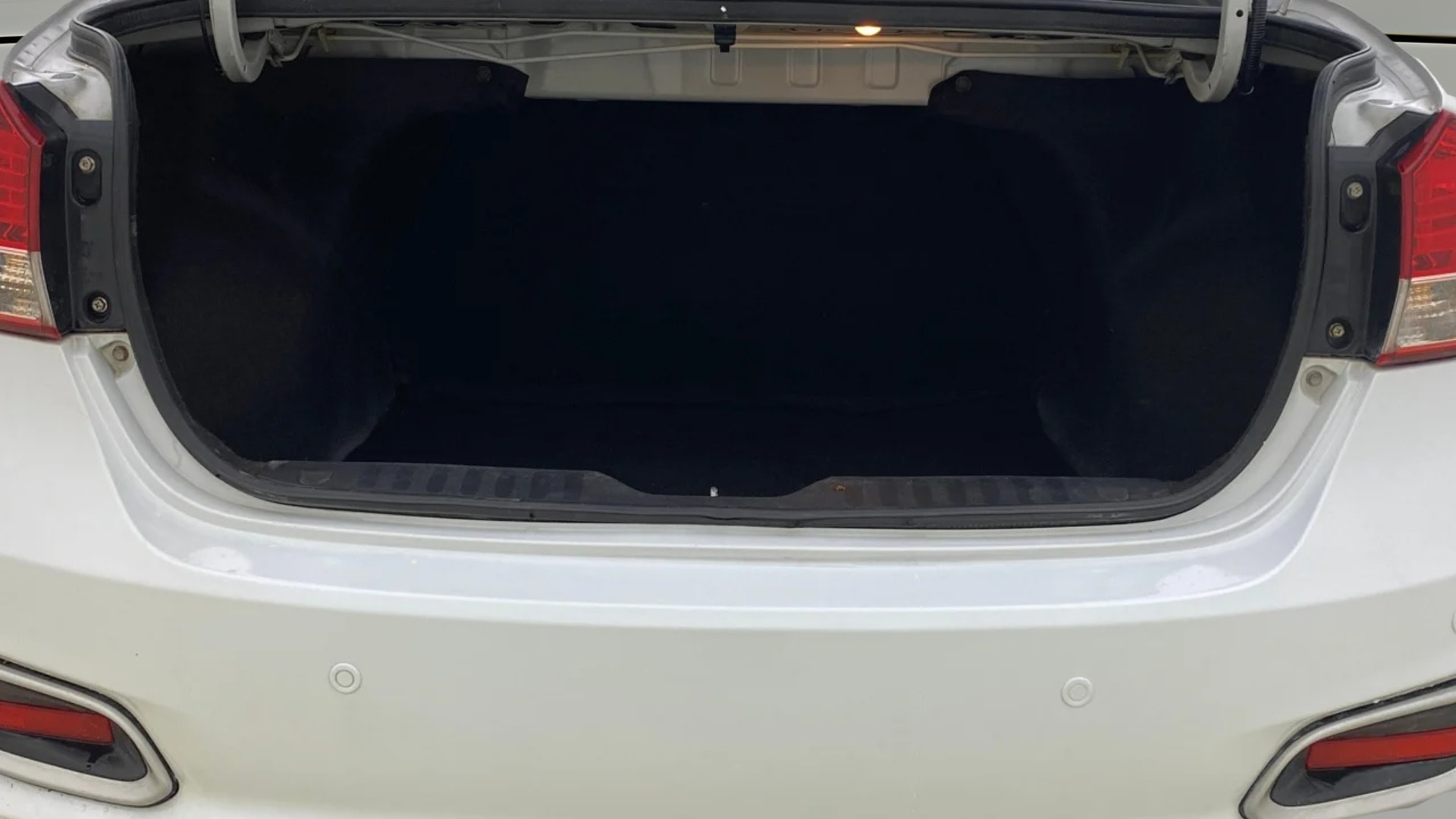 View 2019 Maruti Suzuki 1000 Base Variant Image 37 Used 2019 Maruti Suzuki 1000 Base Variant Image 37