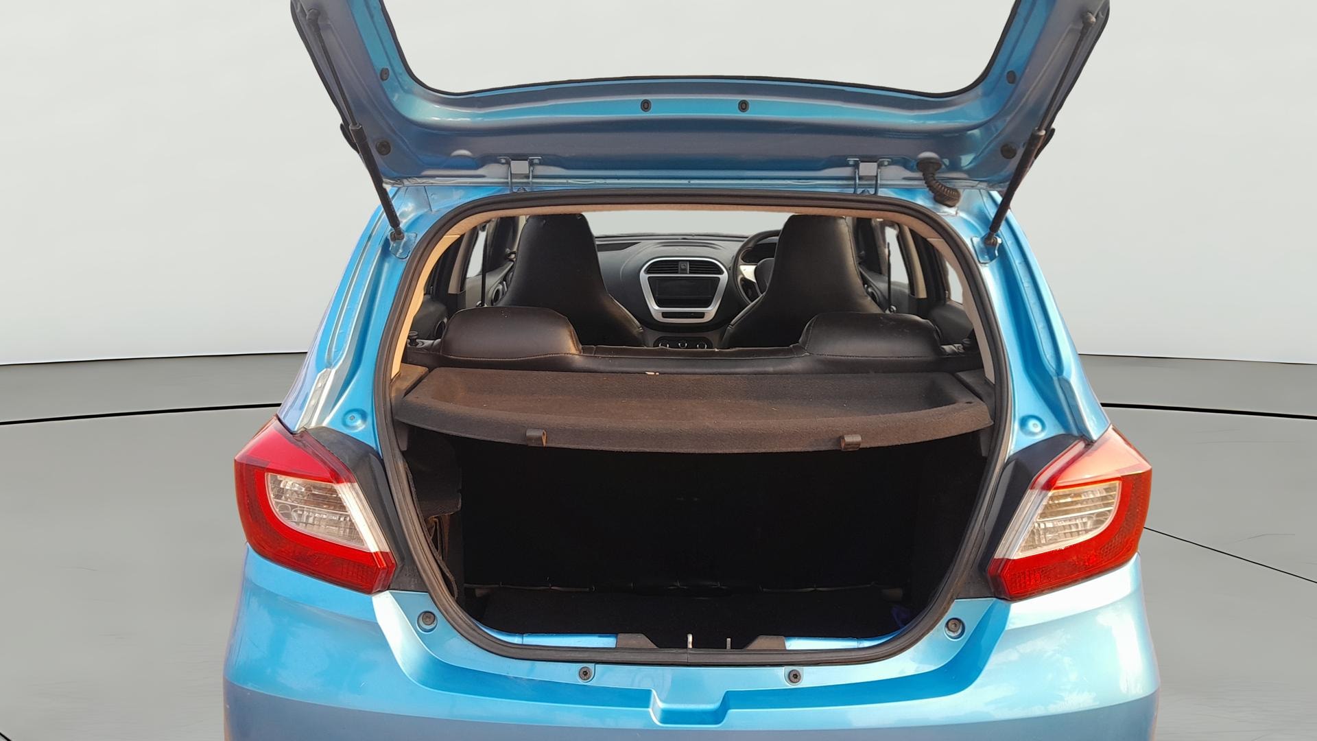 View 2016 Tata Tiago Revotorq XB Image 37 Used 2016 Tata Tiago Revotorq XB Image 37