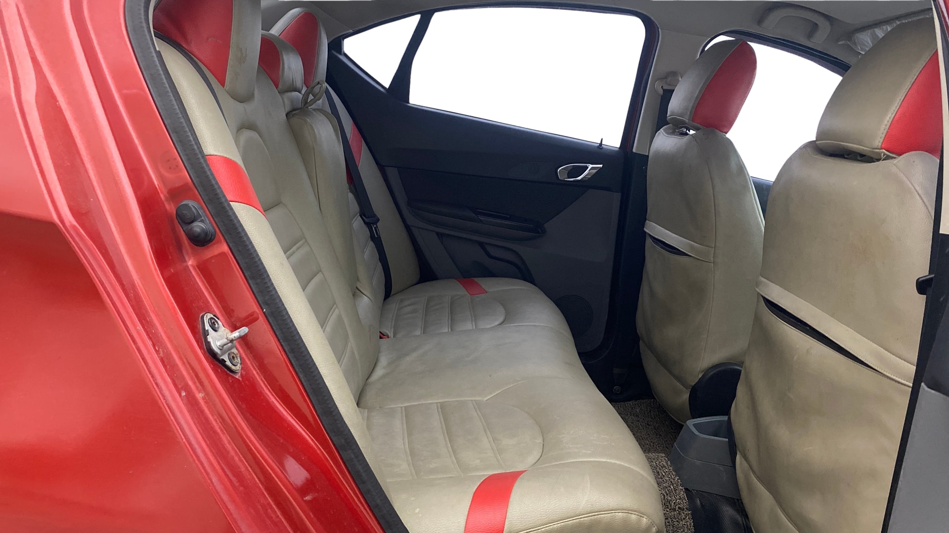 View 2019 Tata Tigor XE Diesel Image 29 Used 2019 Tata Tigor XE Diesel Image 29