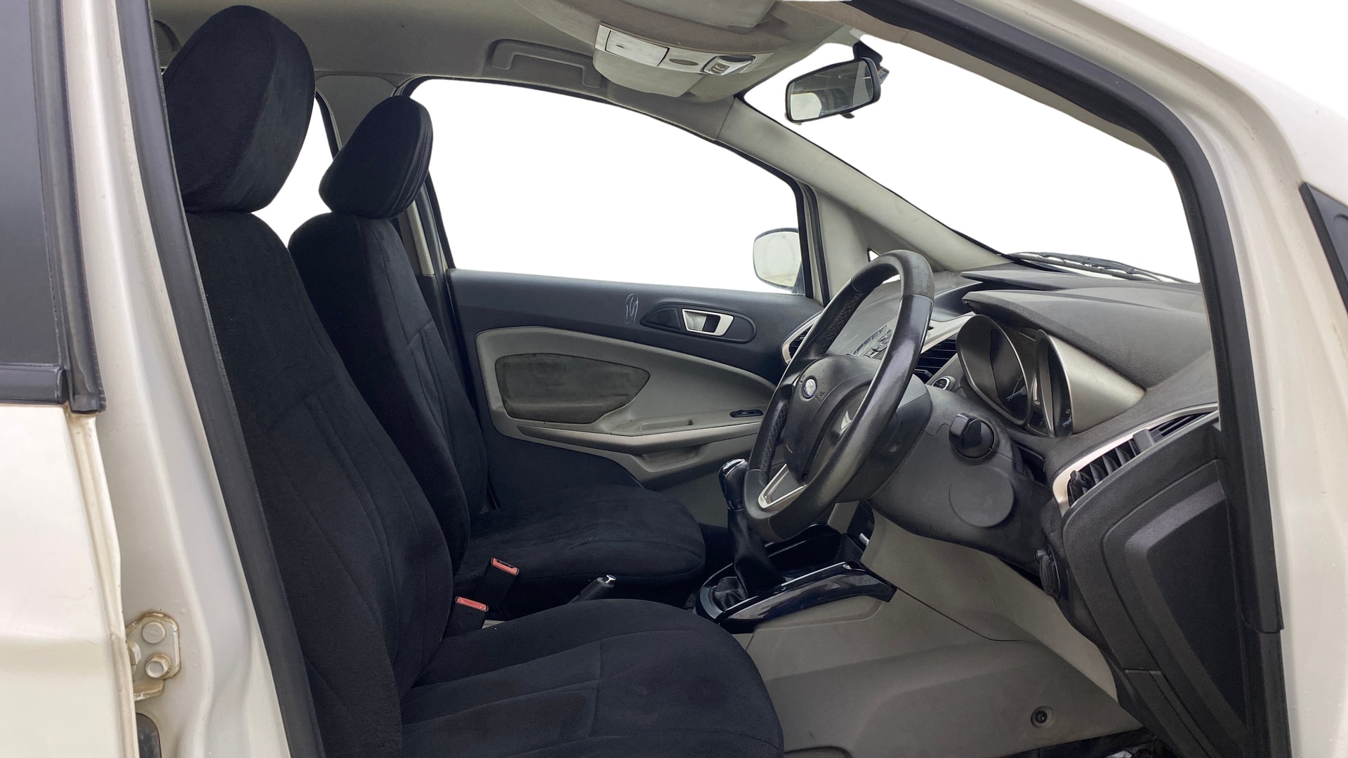 View 2016 Ford EcoSport 1.5 TDCi Diesel Ambiente BS IV Image 16 Used 2016 Ford EcoSport 1.5 TDCi Diesel Ambiente BS IV Image 16