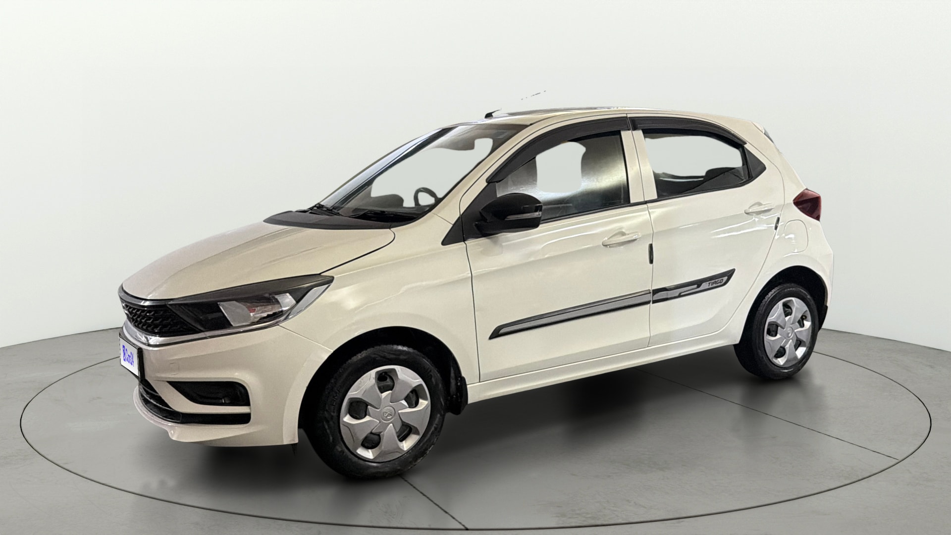 View 2023 Tata Tiago Revotorq XB Image 35 Used 2023 Tata Tiago Revotorq XB Image 35