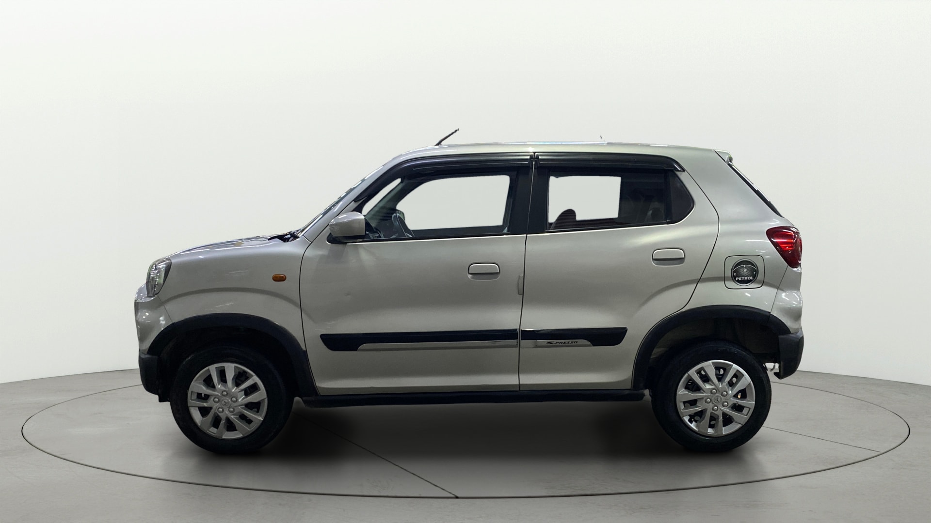 View 2021 Maruti Suzuki 1000 Base Variant Image 27 Used 2021 Maruti Suzuki 1000 Base Variant Image 27