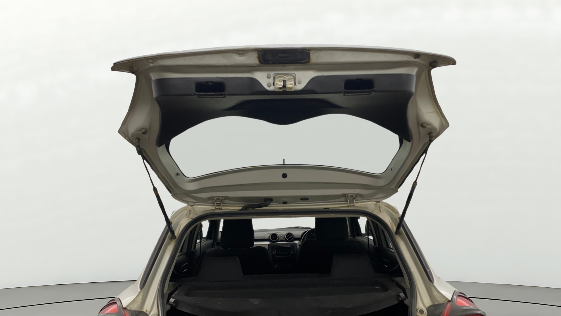 View 2019 Maruti Suzuki 1000 Base Variant Image 16 Used 2019 Maruti Suzuki 1000 Base Variant Image 16