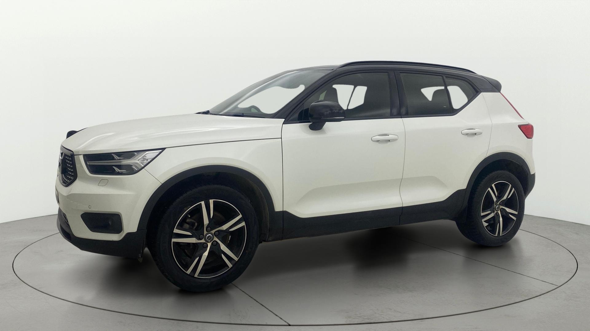 View 2020 Volvo XC40 D4 R-Design Image 22 Used 2020 Volvo XC40 D4 R-Design Image 22