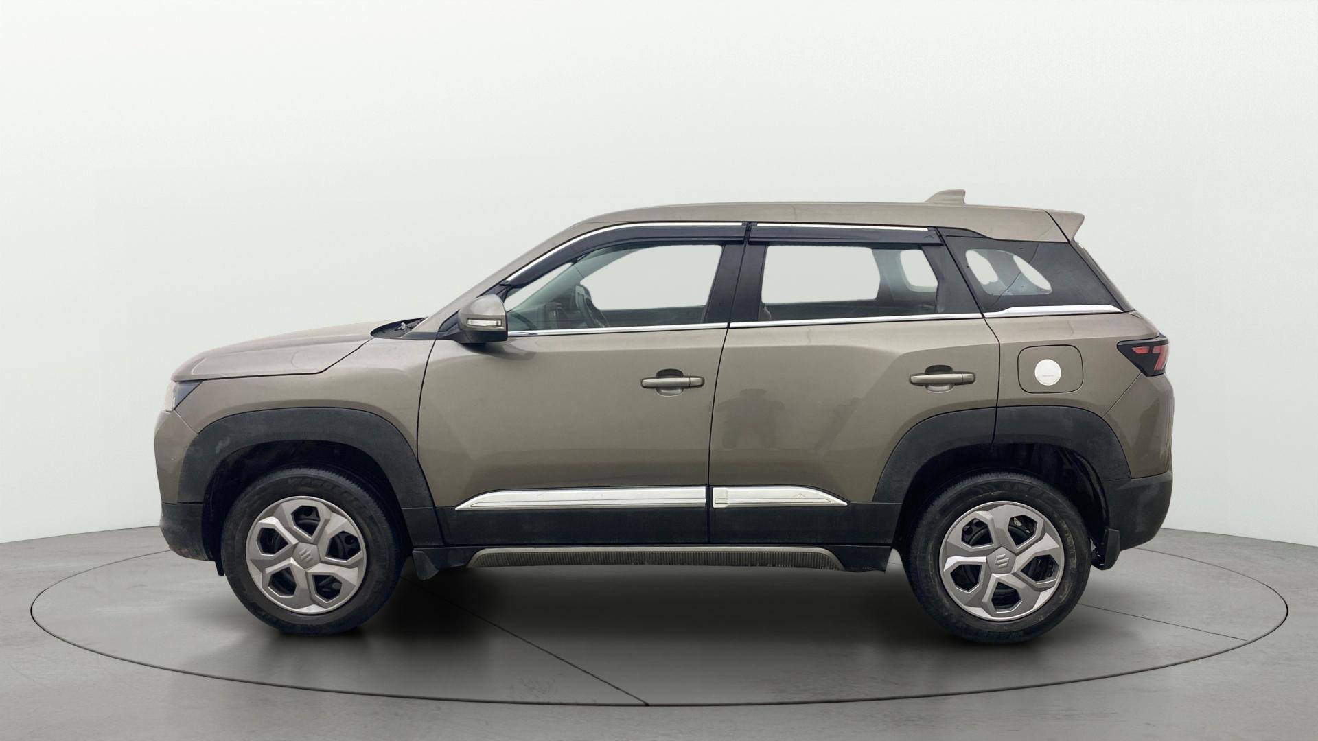 View 2023 Maruti Suzuki 1000 Base Variant Image 5 Used 2023 Maruti Suzuki 1000 Base Variant Image 5