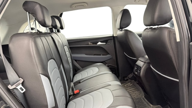 View MG Hector Image 31 Used MG Hector Image 31