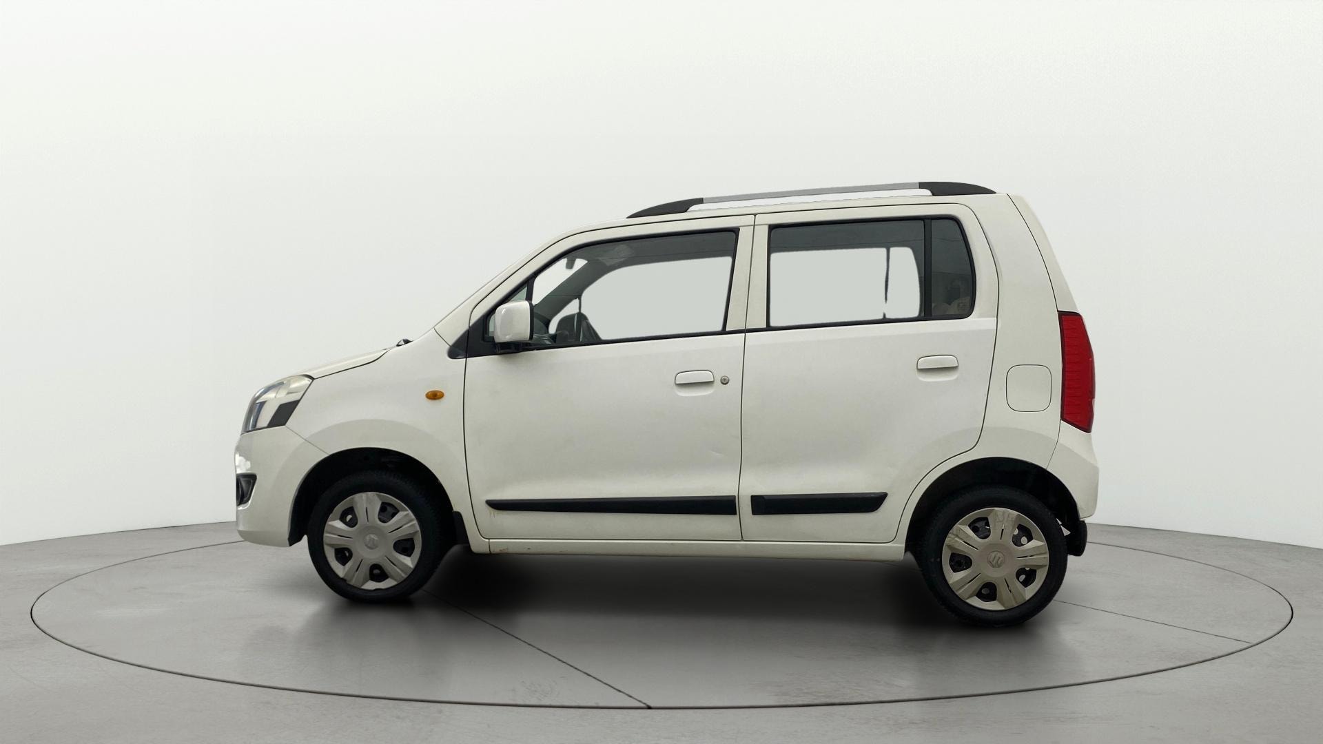 View 2016 Maruti Suzuki 1000 Base Variant Image 5 Used 2016 Maruti Suzuki 1000 Base Variant Image 5