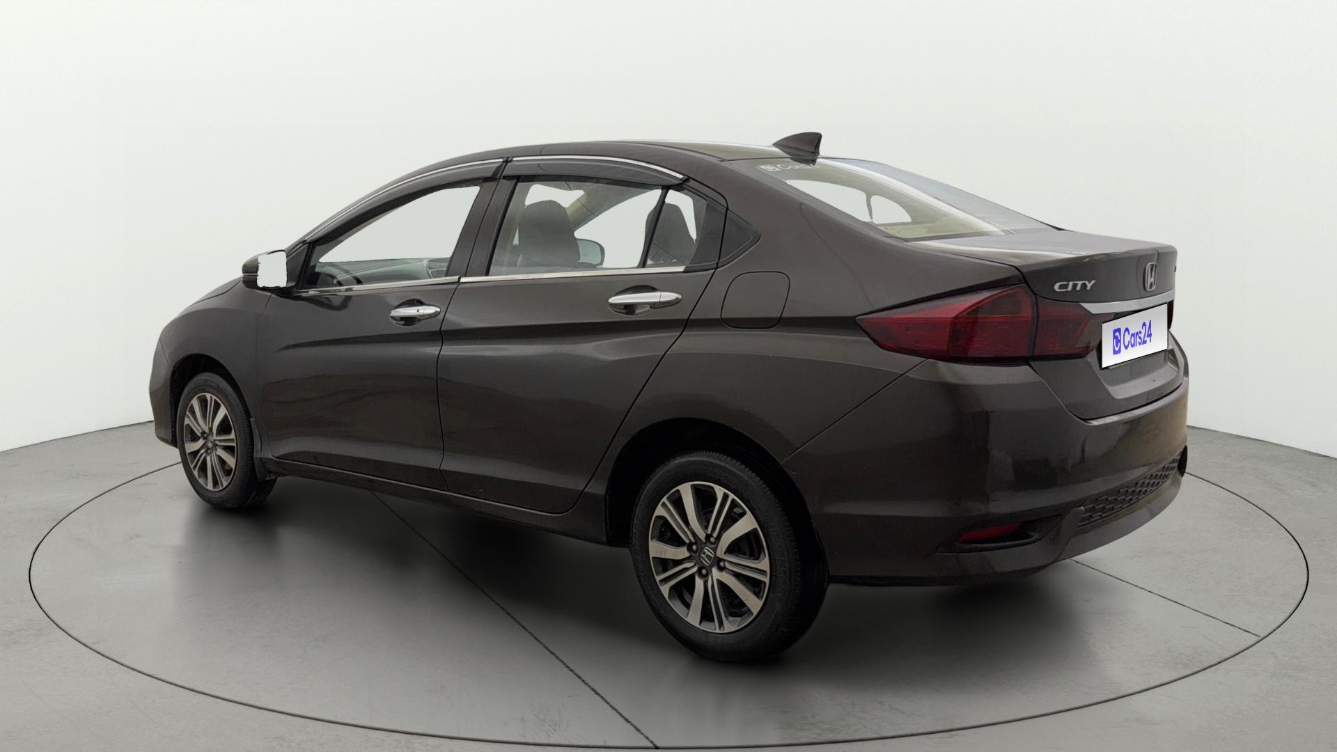 View 2023 Honda City ZX MT Diesel Anniversary Edition Image 2 Used 2023 Honda City ZX MT Diesel Anniversary Edition Image 2