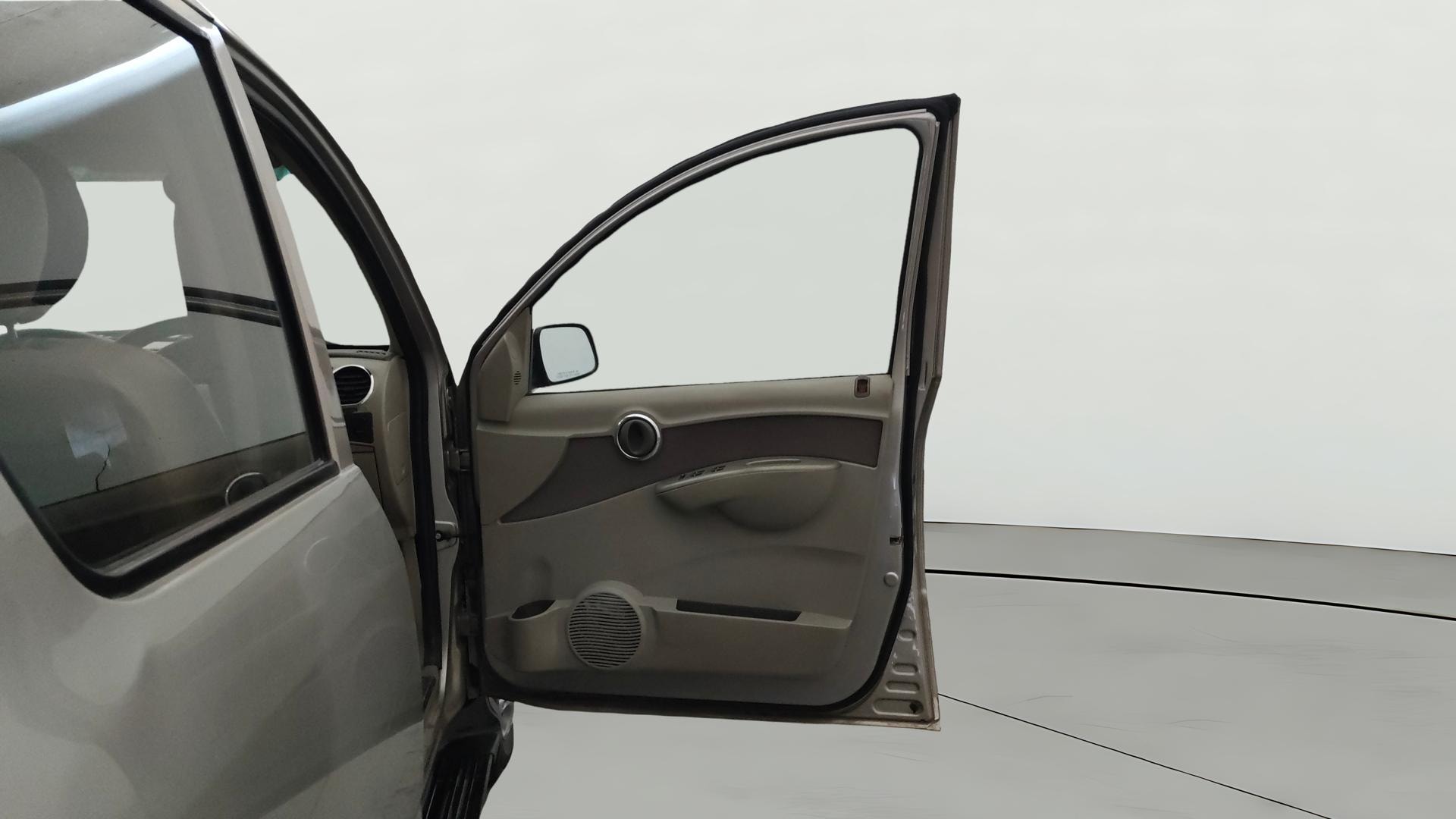 View 2014 Mahindra Quanto C6 Image 45 Used 2014 Mahindra Quanto C6 Image 45