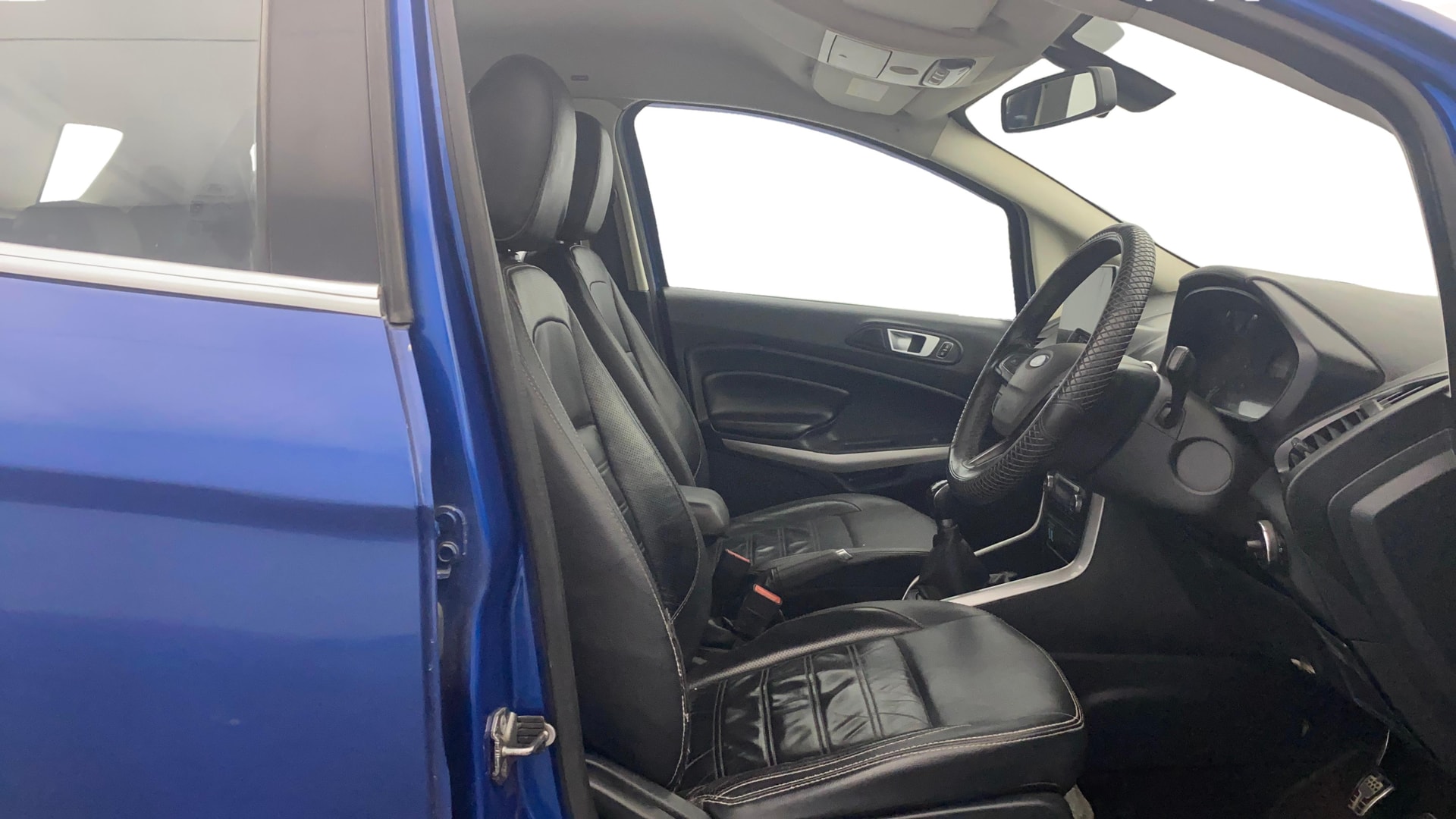 View 2018 Ford EcoSport 1.5 TDCi Diesel Ambiente BS IV Image 17 Used 2018 Ford EcoSport 1.5 TDCi Diesel Ambiente BS IV Image 17