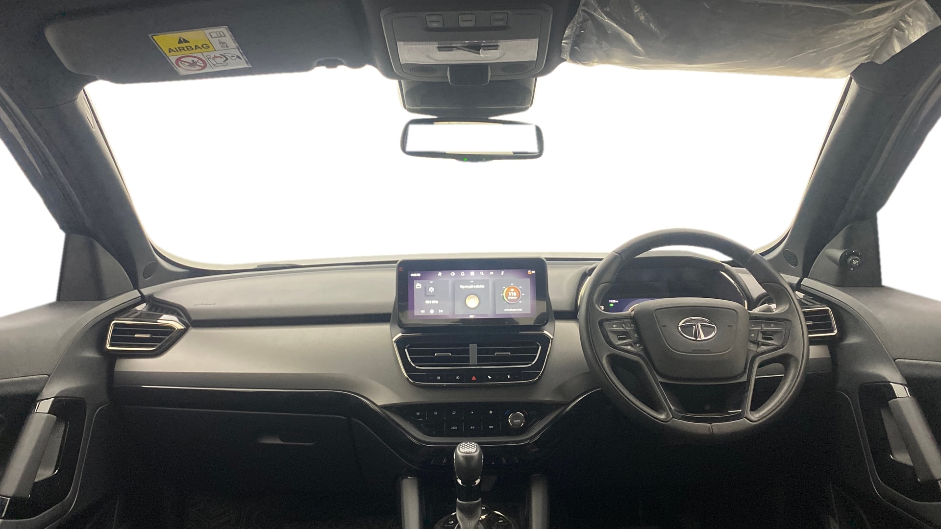 View 2023 Tata Harrier XZA Plus Option Dark Edition Image 16 Used 2023 Tata Harrier XZA Plus Option Dark Edition Image 16