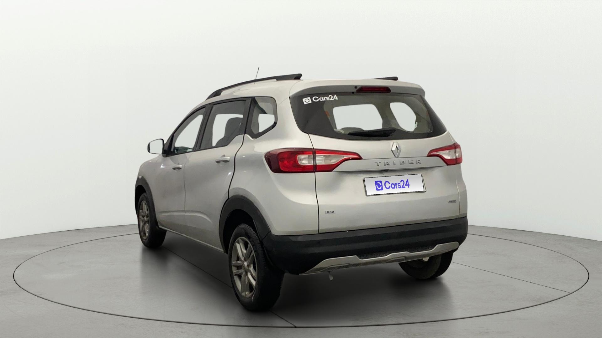 View 2020 Renault Triber RXZ Image 2 Used 2020 Renault Triber RXZ Image 2