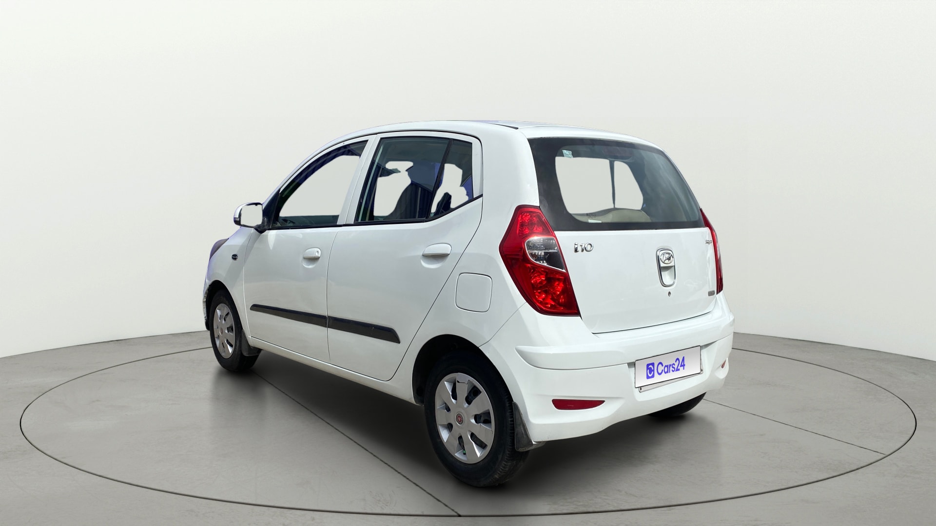 View 2013 Hyundai i10 1.2 Magna MT Image 2 Used 2013 Hyundai i10 1.2 Magna MT Image 2