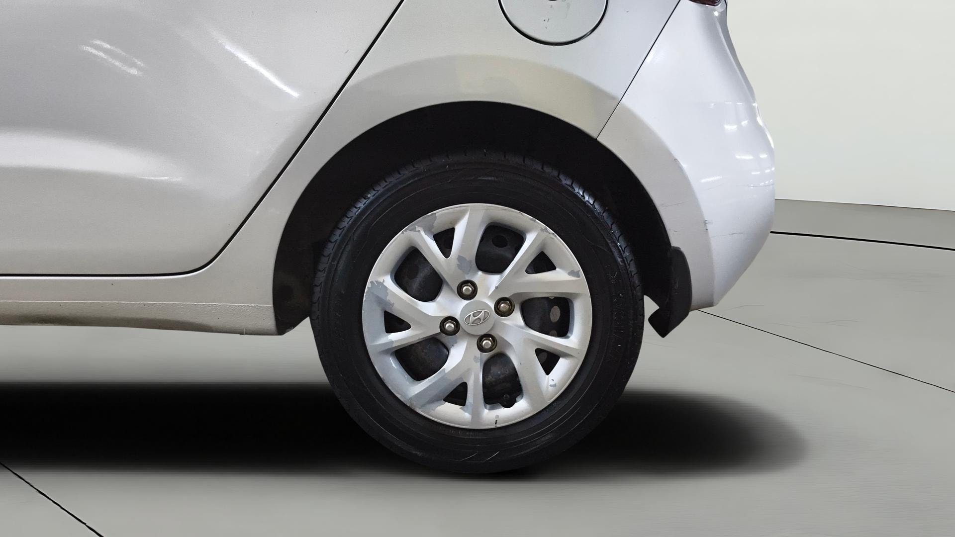 View 2018 Hyundai Grand i10 Magna 1.2 Kappa VTVT Image 11 Used 2018 Hyundai Grand i10 Magna 1.2 Kappa VTVT Image 11