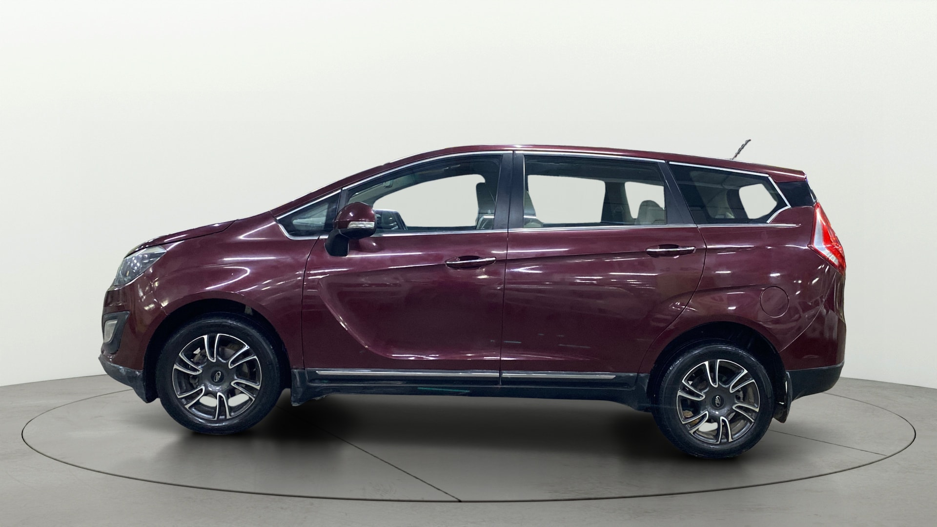 View 2020 Mahindra Marazzo M8 7-Seater Image 6 Used 2020 Mahindra Marazzo M8 7-Seater Image 6