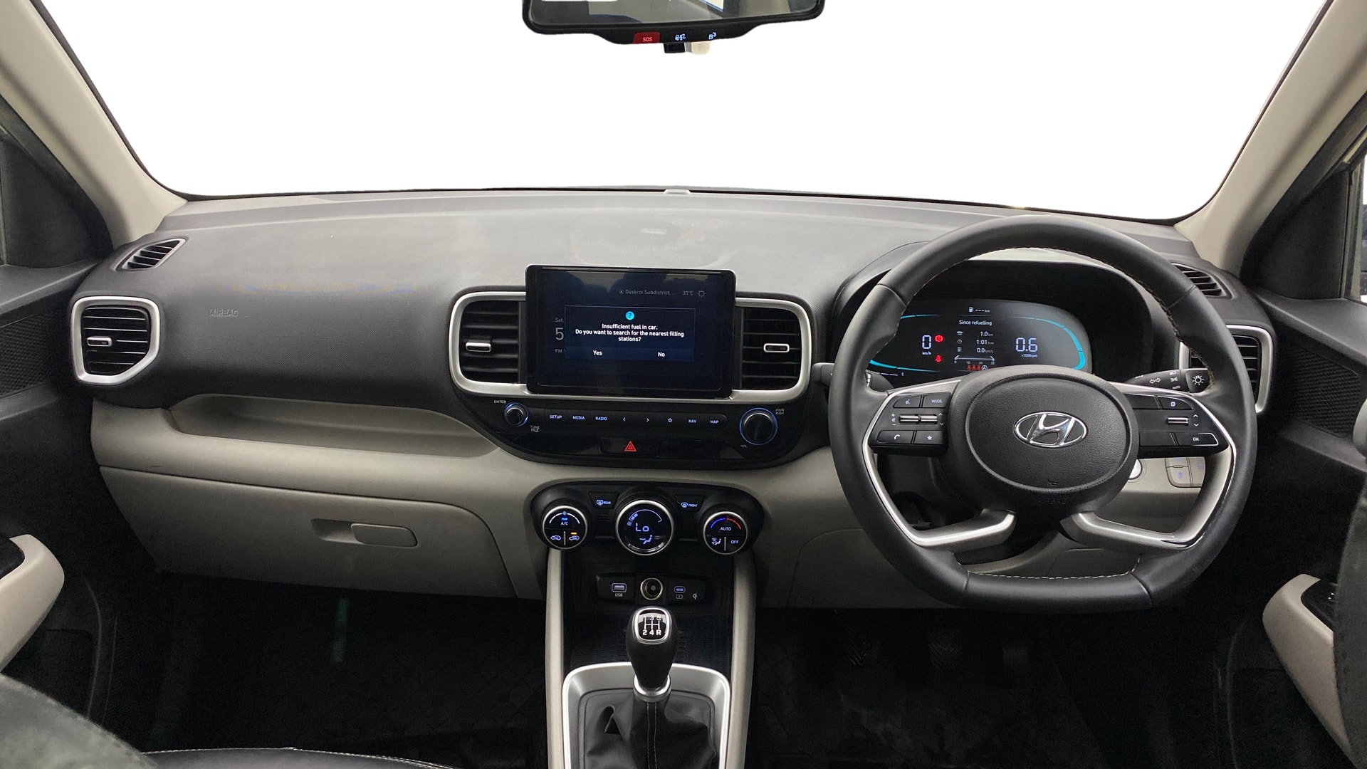 View 2024 Hyundai Venue SX 1.2 Petrol MT Image 30 Used 2024 Hyundai Venue SX 1.2 Petrol MT Image 30