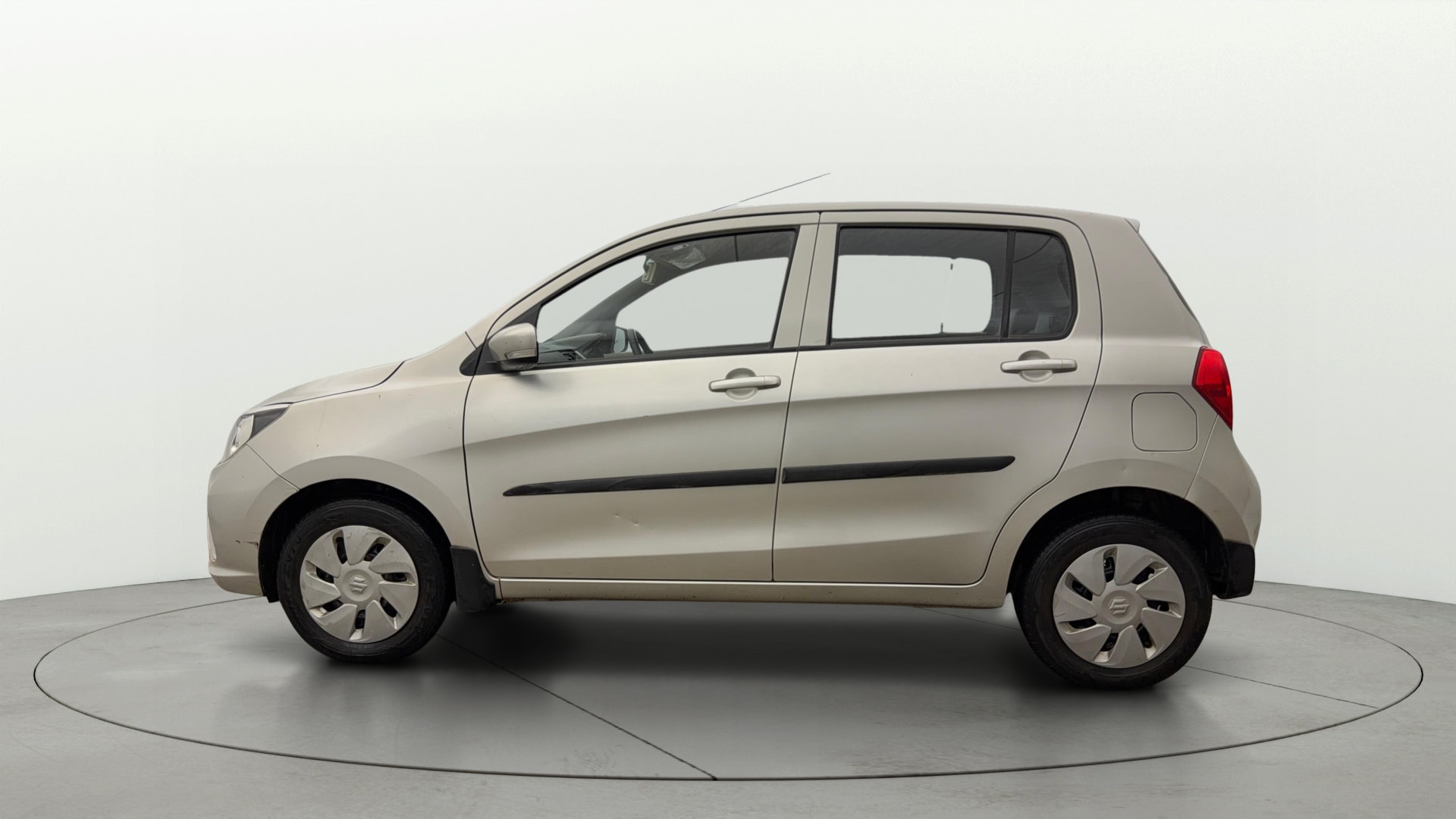 View 2018 Maruti Suzuki 1000 Base Variant Image 5 Used 2018 Maruti Suzuki 1000 Base Variant Image 5
