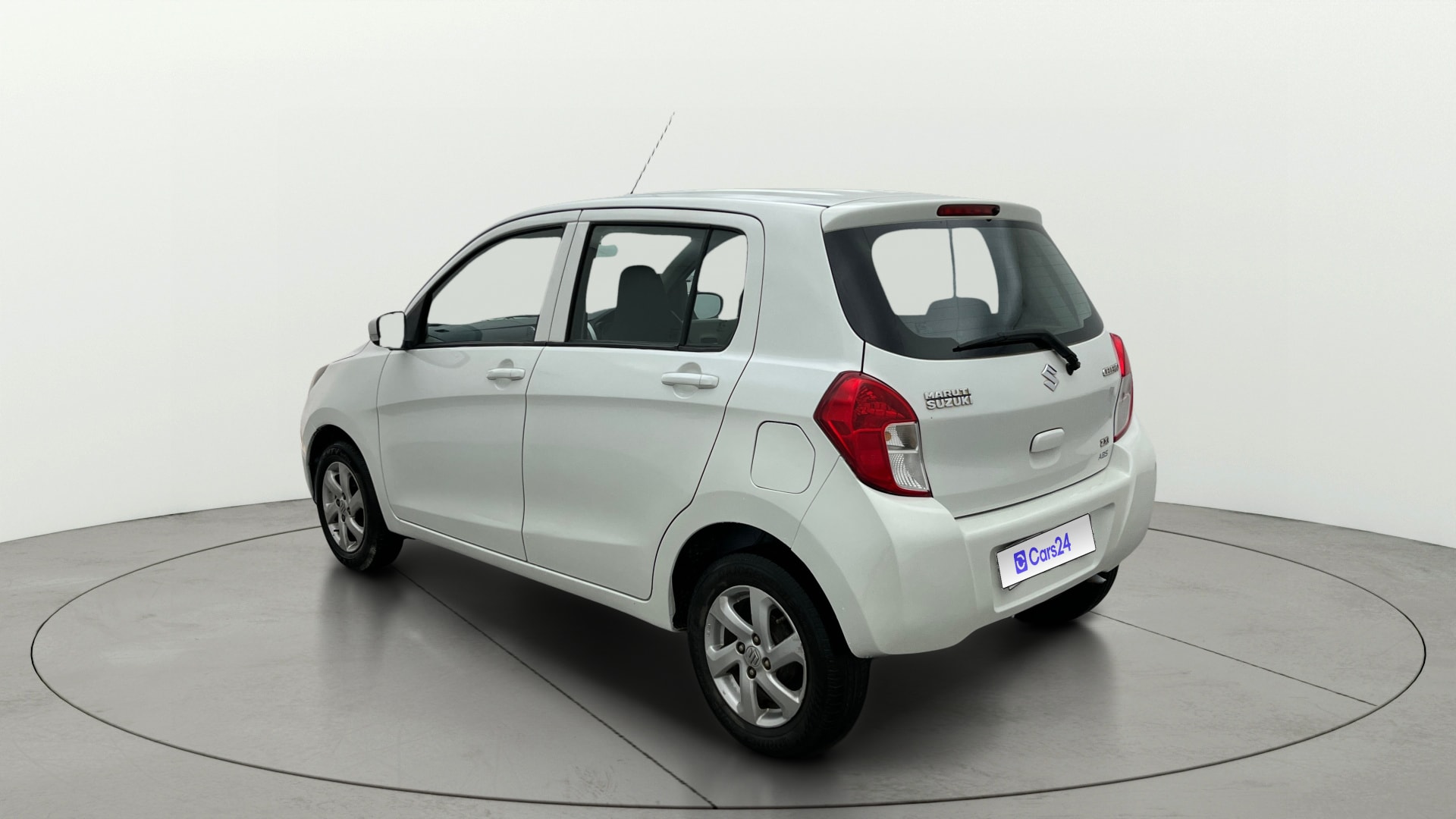View 2015 Maruti Suzuki 1000 Base Variant Image 2 Used 2015 Maruti Suzuki 1000 Base Variant Image 2