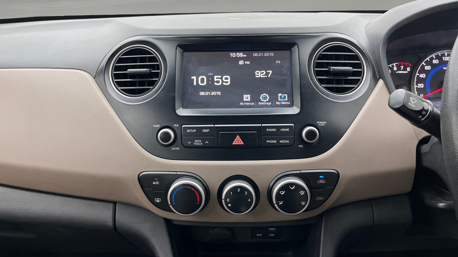 View 2017 Hyundai Grand i10 1.2 Sportz Petrol AT Image 17 Used 2017 Hyundai Grand i10 1.2 Sportz Petrol AT Image 17