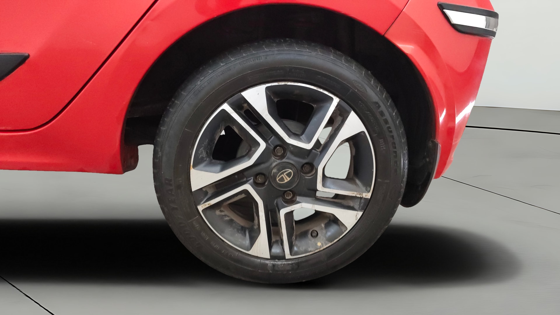 View 2020 Tata Tiago Revotorq XB Image 11 Used 2020 Tata Tiago Revotorq XB Image 11