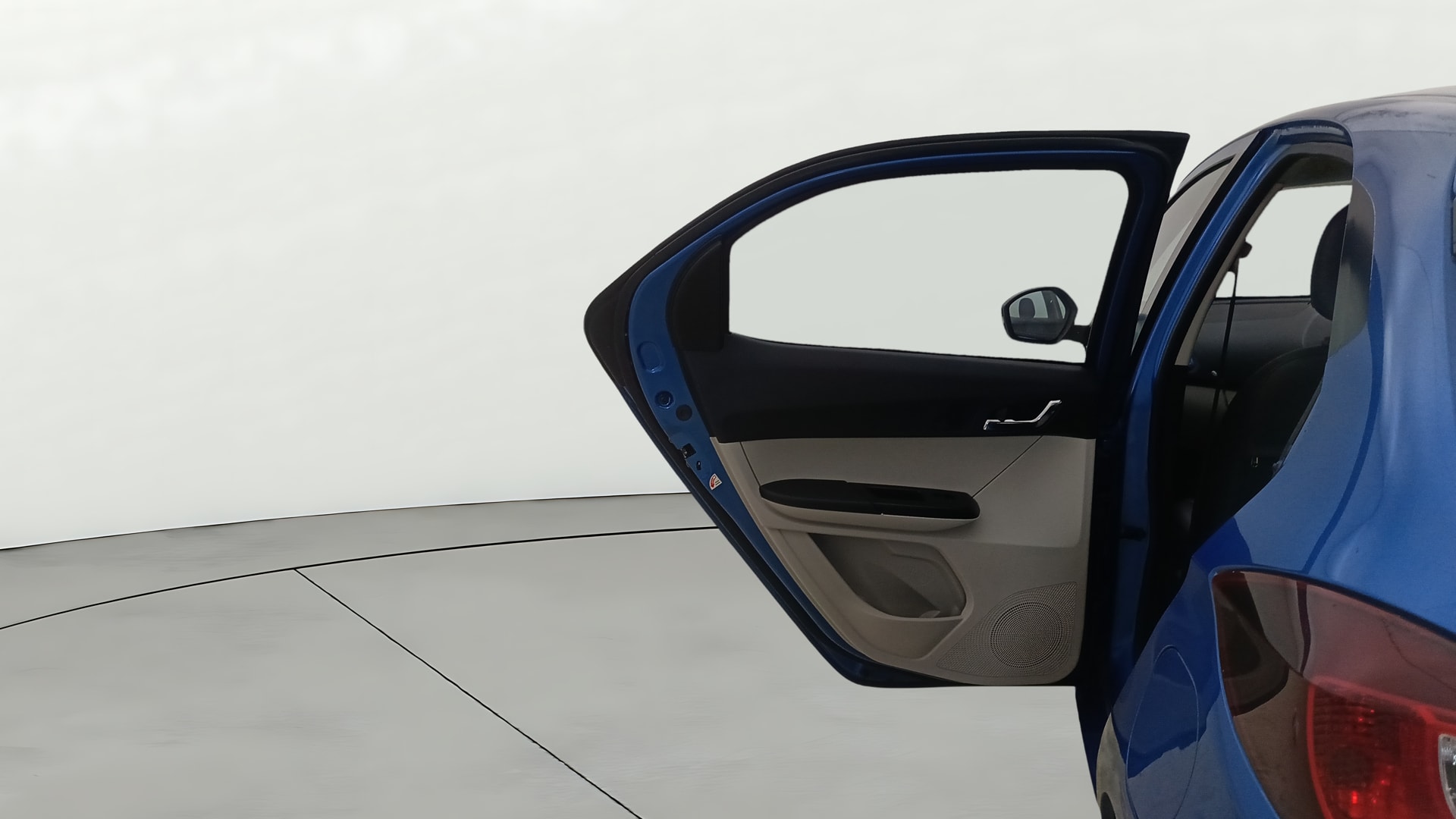View 2024 Tata Tiago Revotorq XB Image 22 Used 2024 Tata Tiago Revotorq XB Image 22