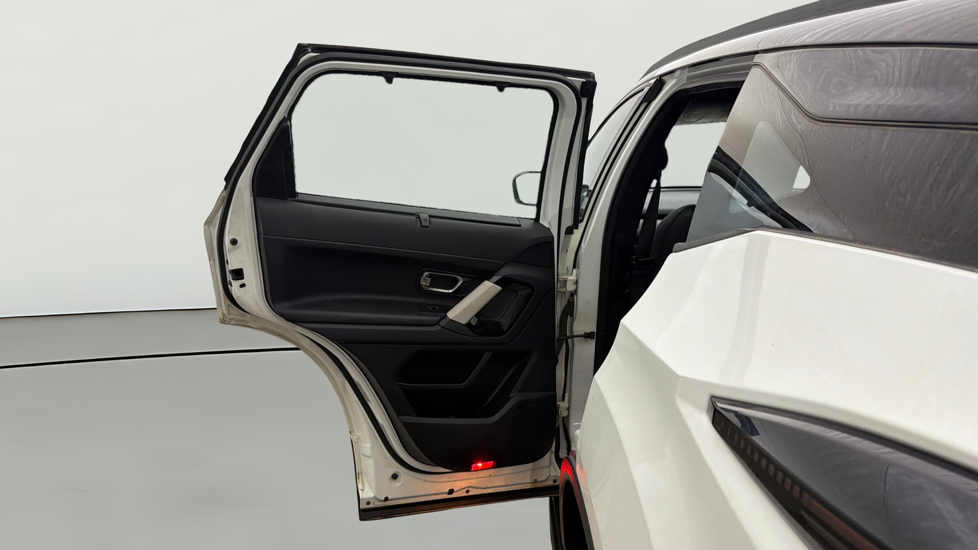 View 2024 Tata Harrier XE Image 23 Used 2024 Tata Harrier XE Image 23