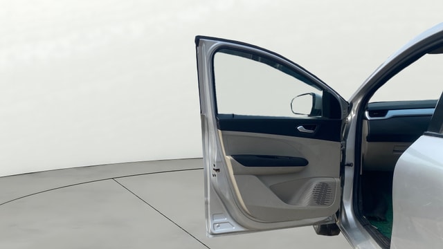 View Renault Triber Image 32 Used Renault Triber Image 32