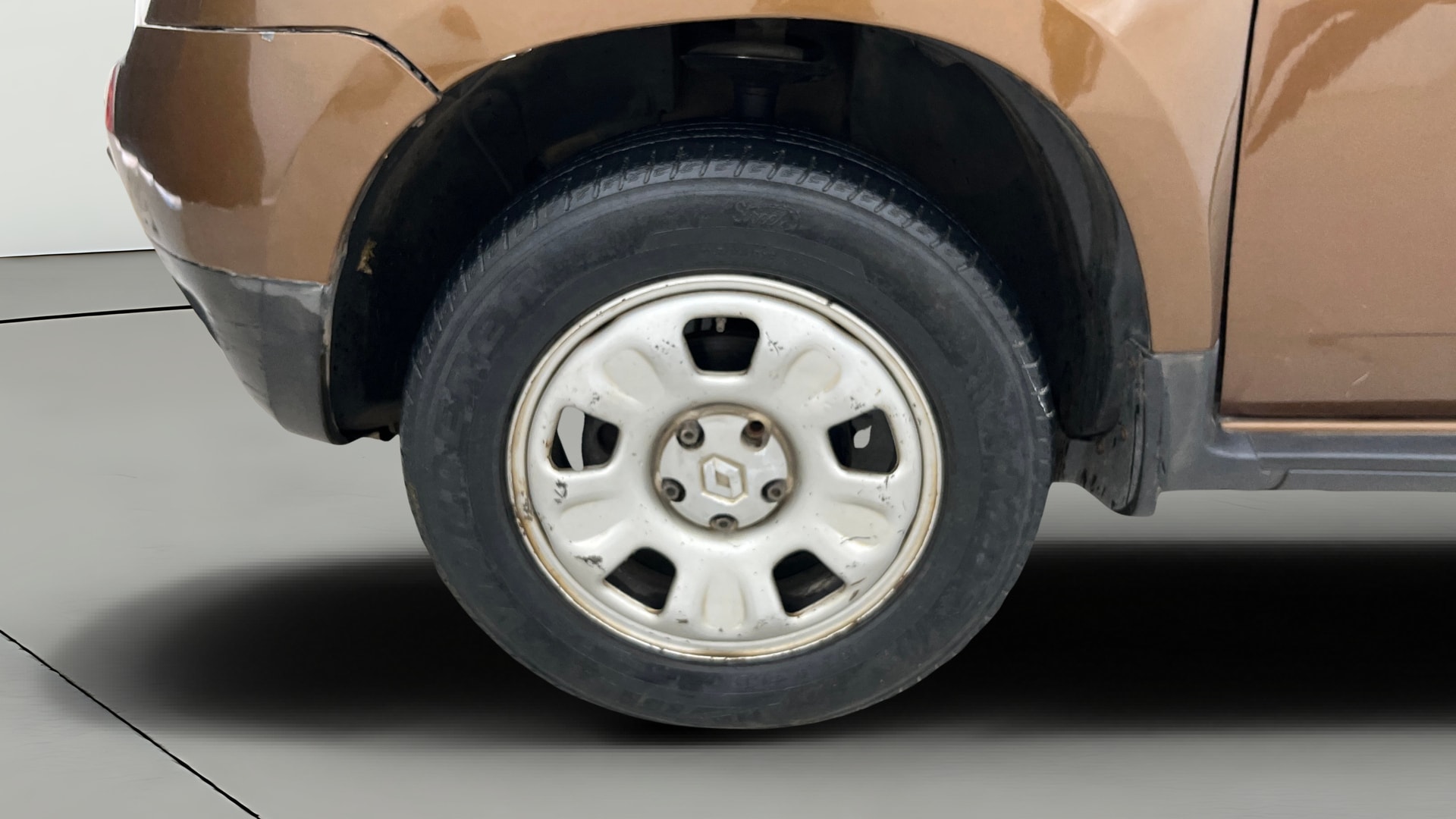 View 2014 Renault Duster Diesel 85PS STD Image 34 Used 2014 Renault Duster Diesel 85PS STD Image 34