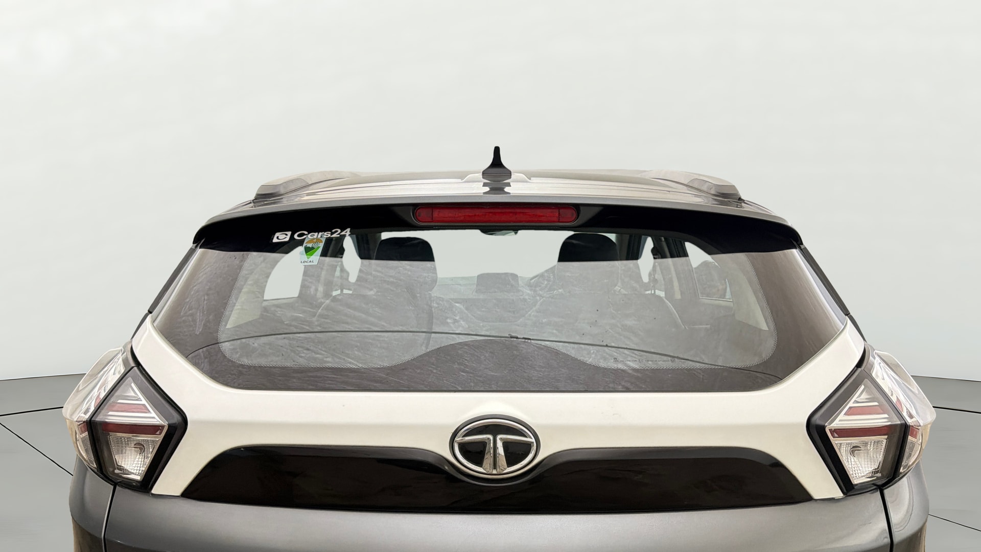 View 2024 Tata Nexon Revotron XE Image 4 Used 2024 Tata Nexon Revotron XE Image 4