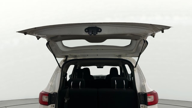 View Renault Triber Image 17 Used Renault Triber Image 17