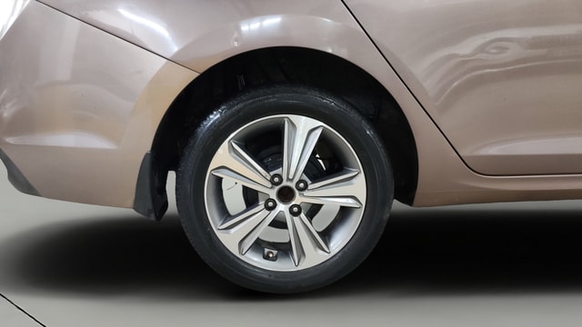 View Hyundai Verna Image 25 Used Hyundai Verna Image 25