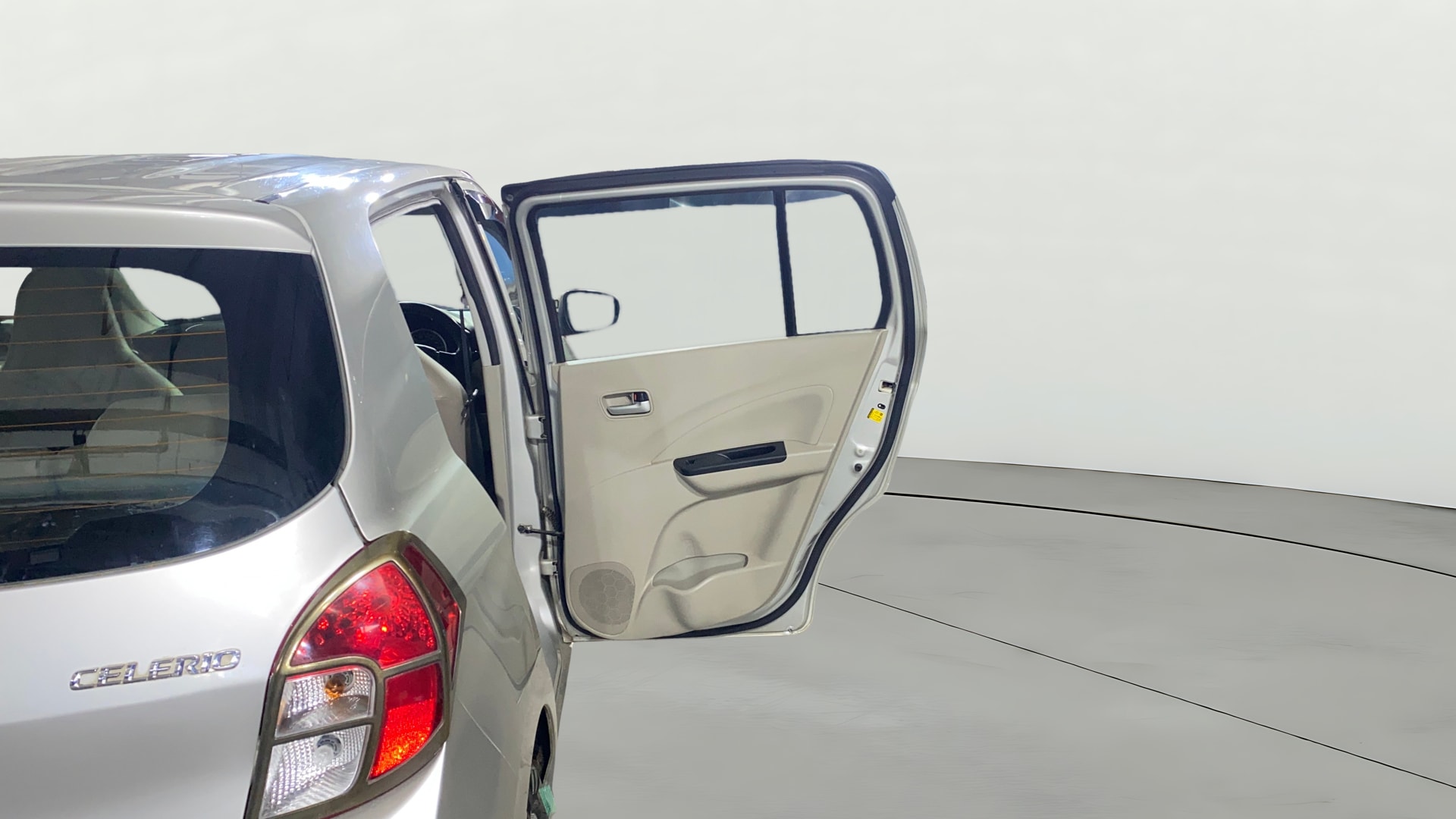 View 2017 Maruti Suzuki 1000 Base Variant Image 7 Used 2017 Maruti Suzuki 1000 Base Variant Image 7