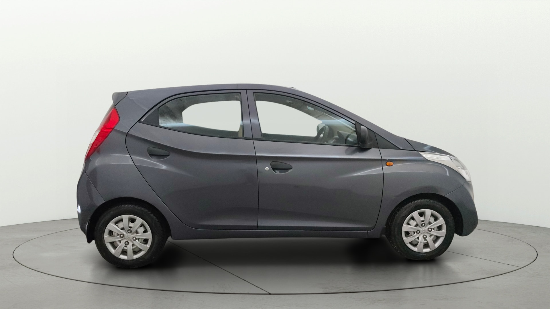 View 2018 Hyundai EON Era Plus Image 8 Used 2018 Hyundai EON Era Plus Image 8