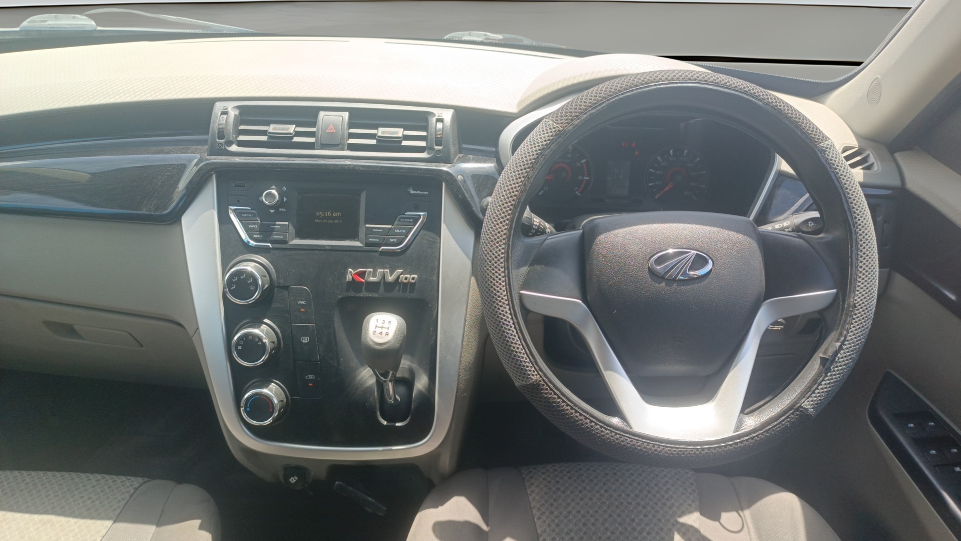 Used 2016 Mahindra KUV100 Used 2016 Mahindra KUV100