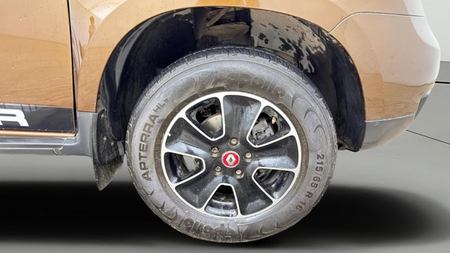 View Renault Duster Image 39 Used Renault Duster Image 39