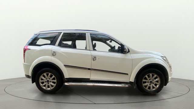View Mahindra XUV500 Image 9 Used Mahindra XUV500 Image 9