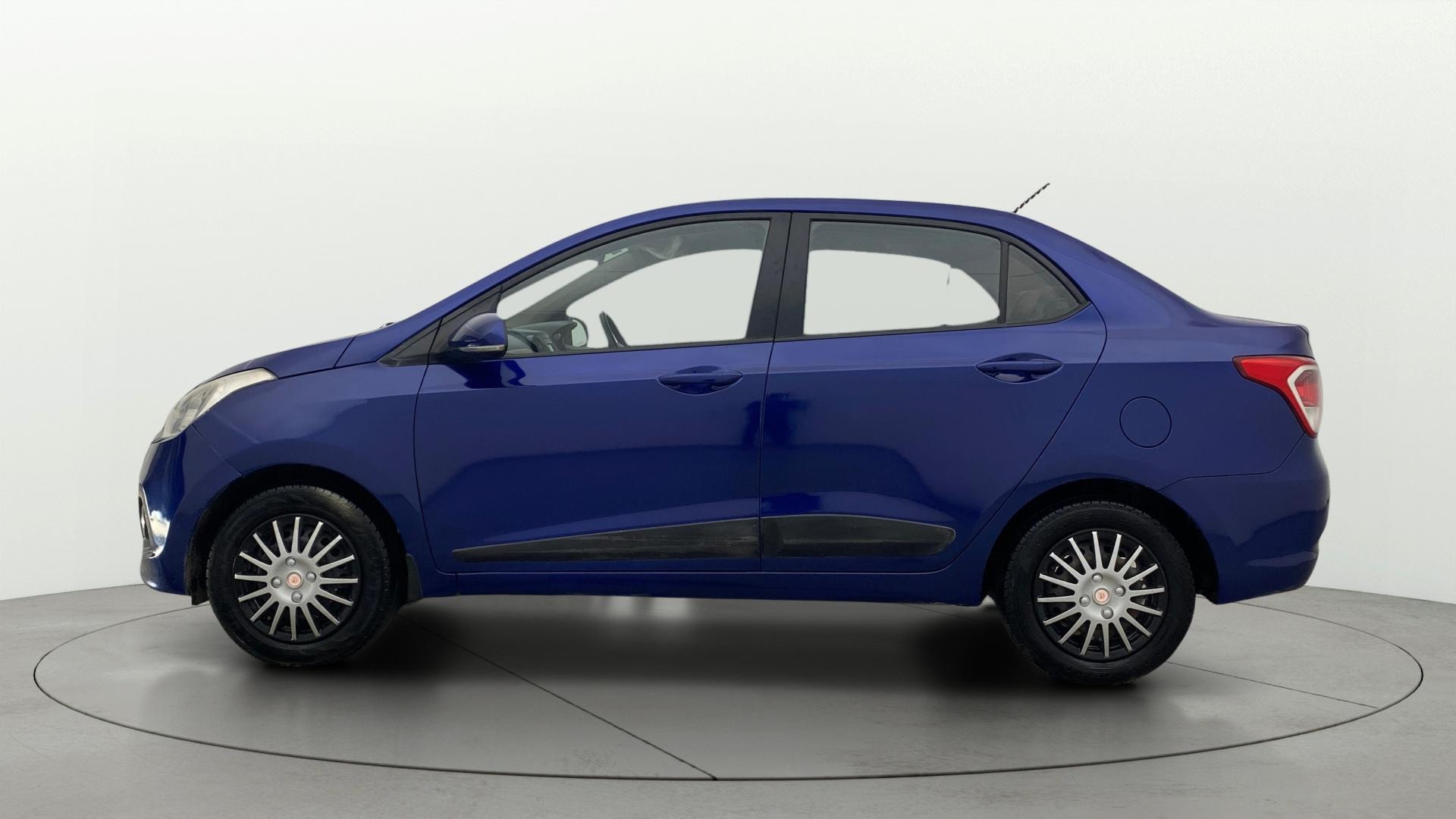 View 2015 Hyundai Xcent S Diesel Image 5 Used 2015 Hyundai Xcent S Diesel Image 5