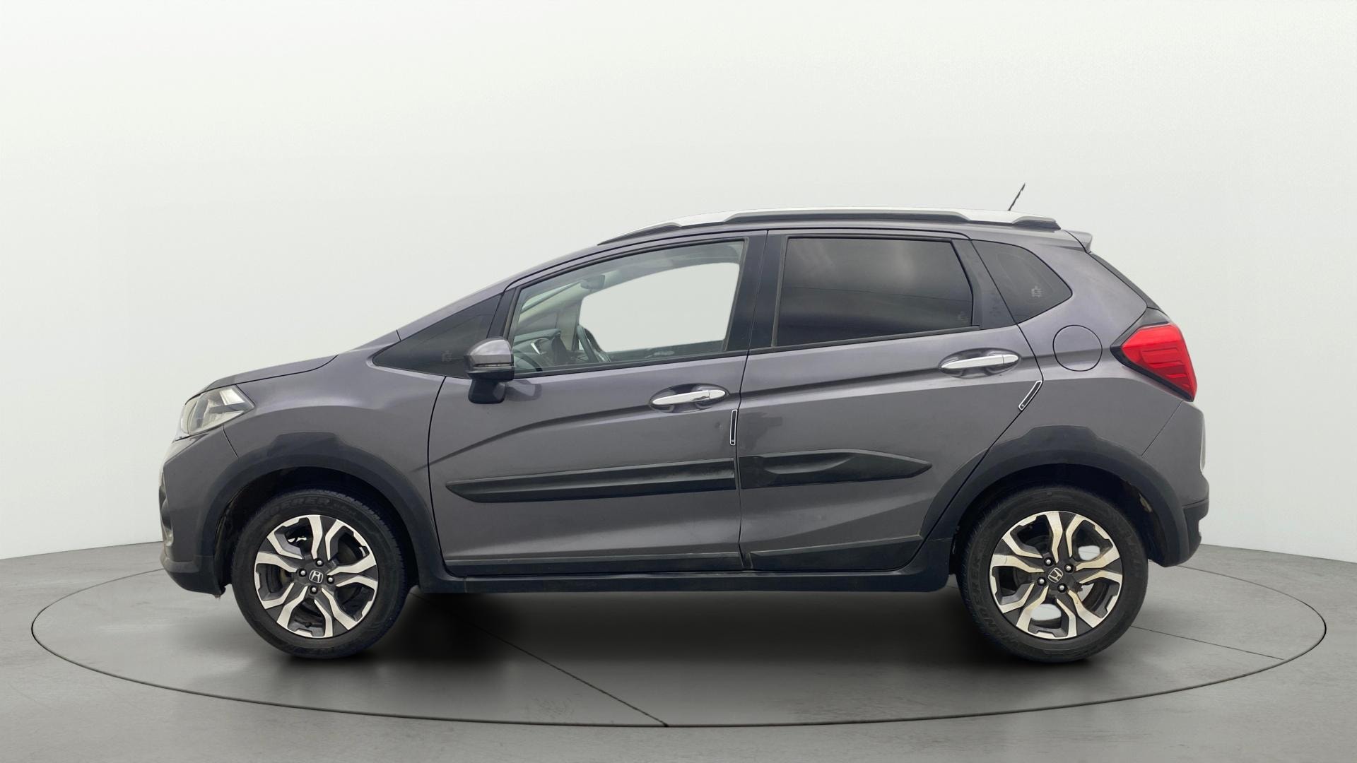 View 2017 Honda WR-V S MT Diesel Edge Edition Image 5 Used 2017 Honda WR-V S MT Diesel Edge Edition Image 5