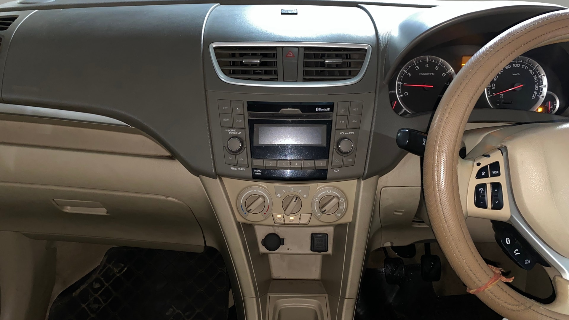 View 2017 Maruti Suzuki 1000 Base Variant Image 18 Used 2017 Maruti Suzuki 1000 Base Variant Image 18