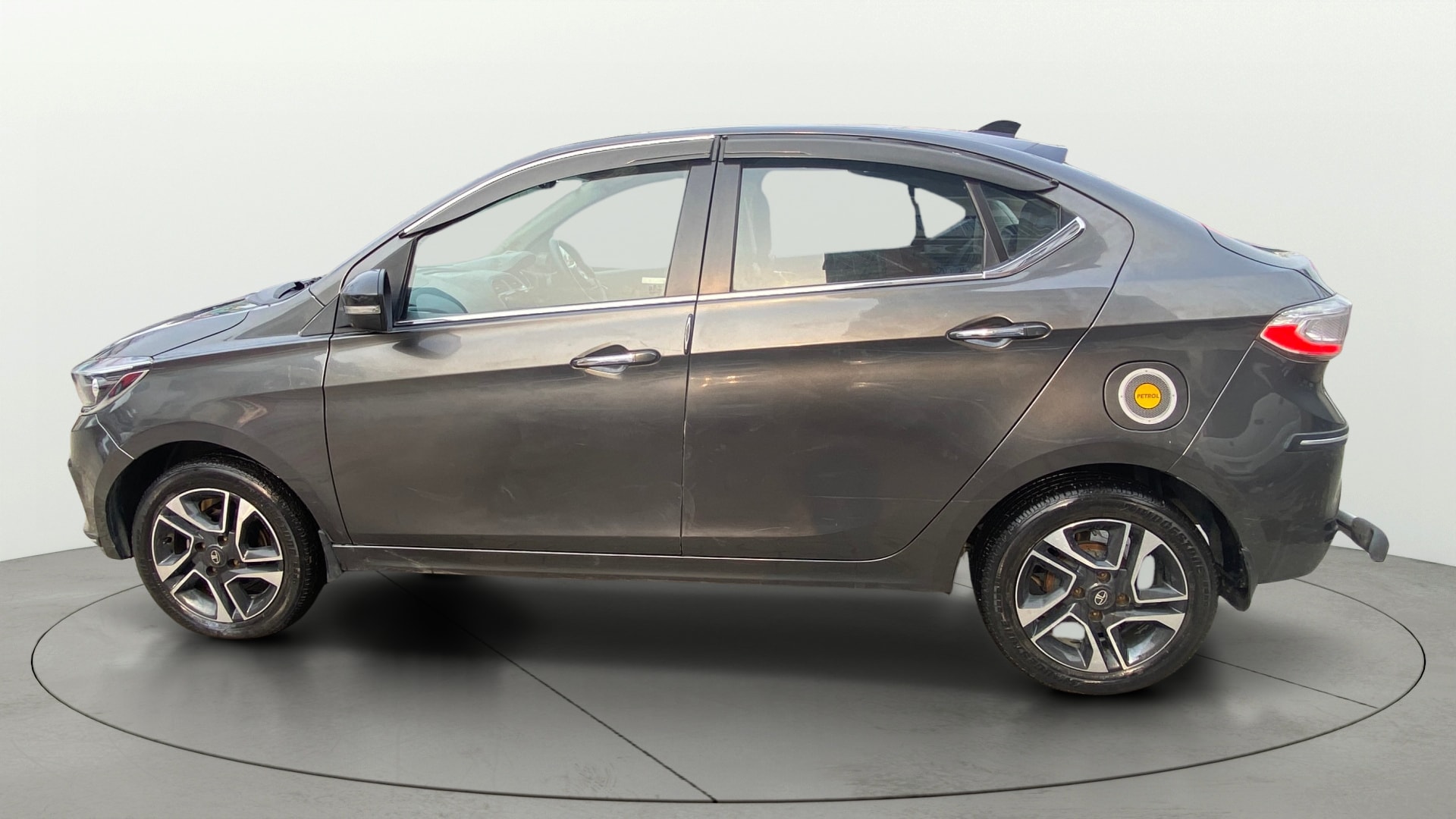 View 2021 Tata Tigor XE Diesel Image 5 Used 2021 Tata Tigor XE Diesel Image 5