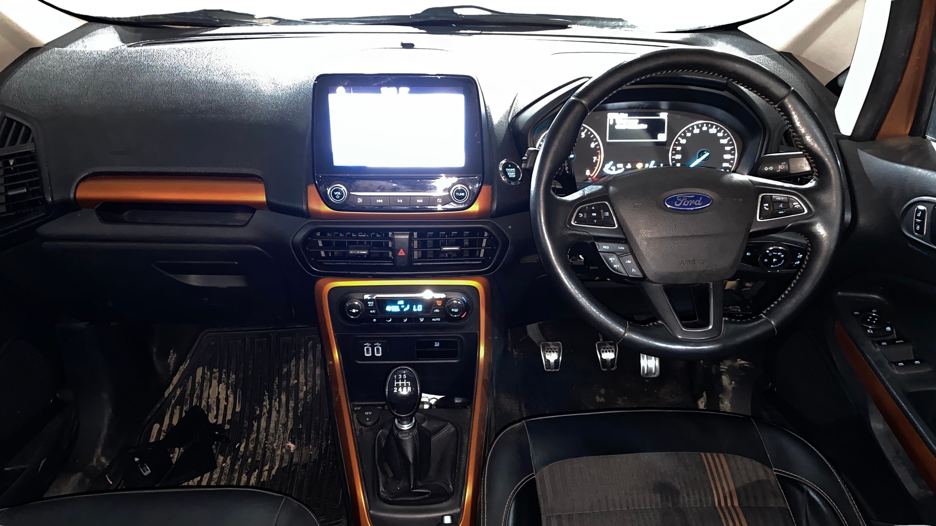 View 2018 Ford EcoSport 1.5 TDCi Diesel Ambiente BS IV Image 15 Used 2018 Ford EcoSport 1.5 TDCi Diesel Ambiente BS IV Image 15
