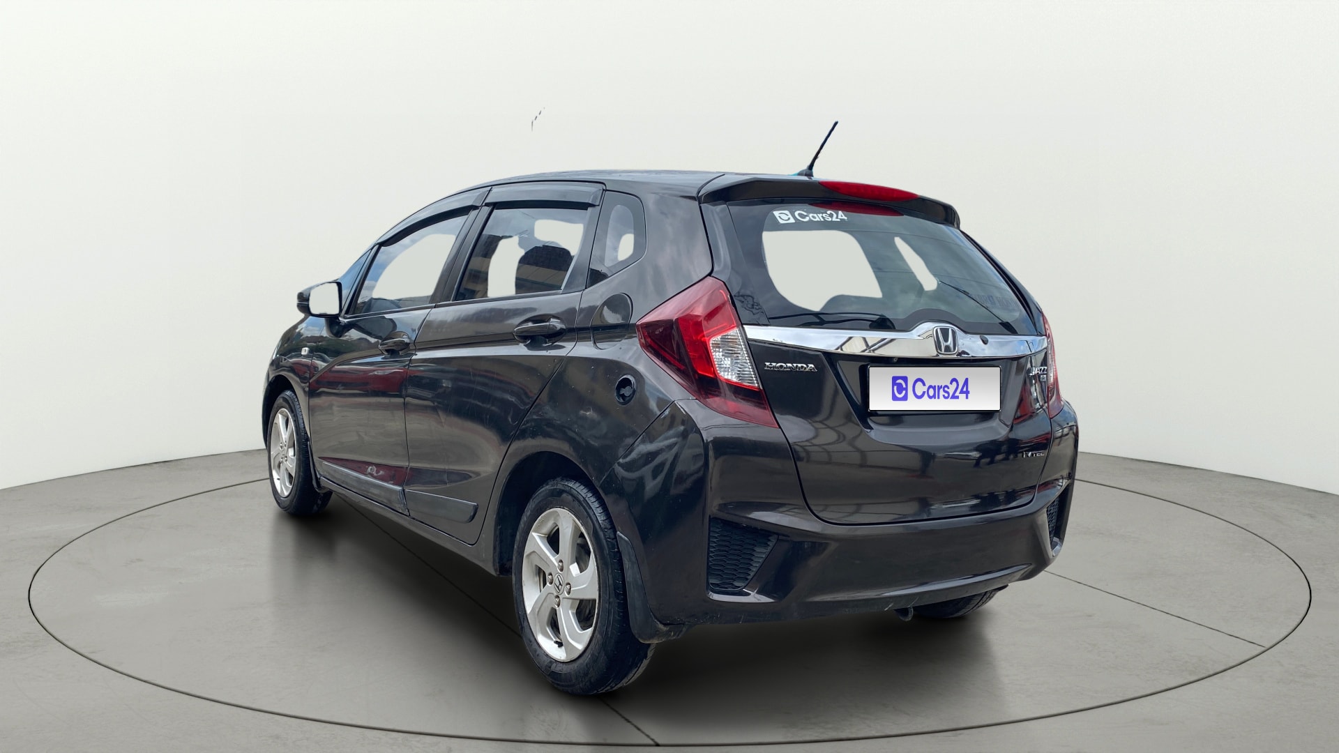 View 2016 Honda Jazz E MT Diesel Image 2 Used 2016 Honda Jazz E MT Diesel Image 2