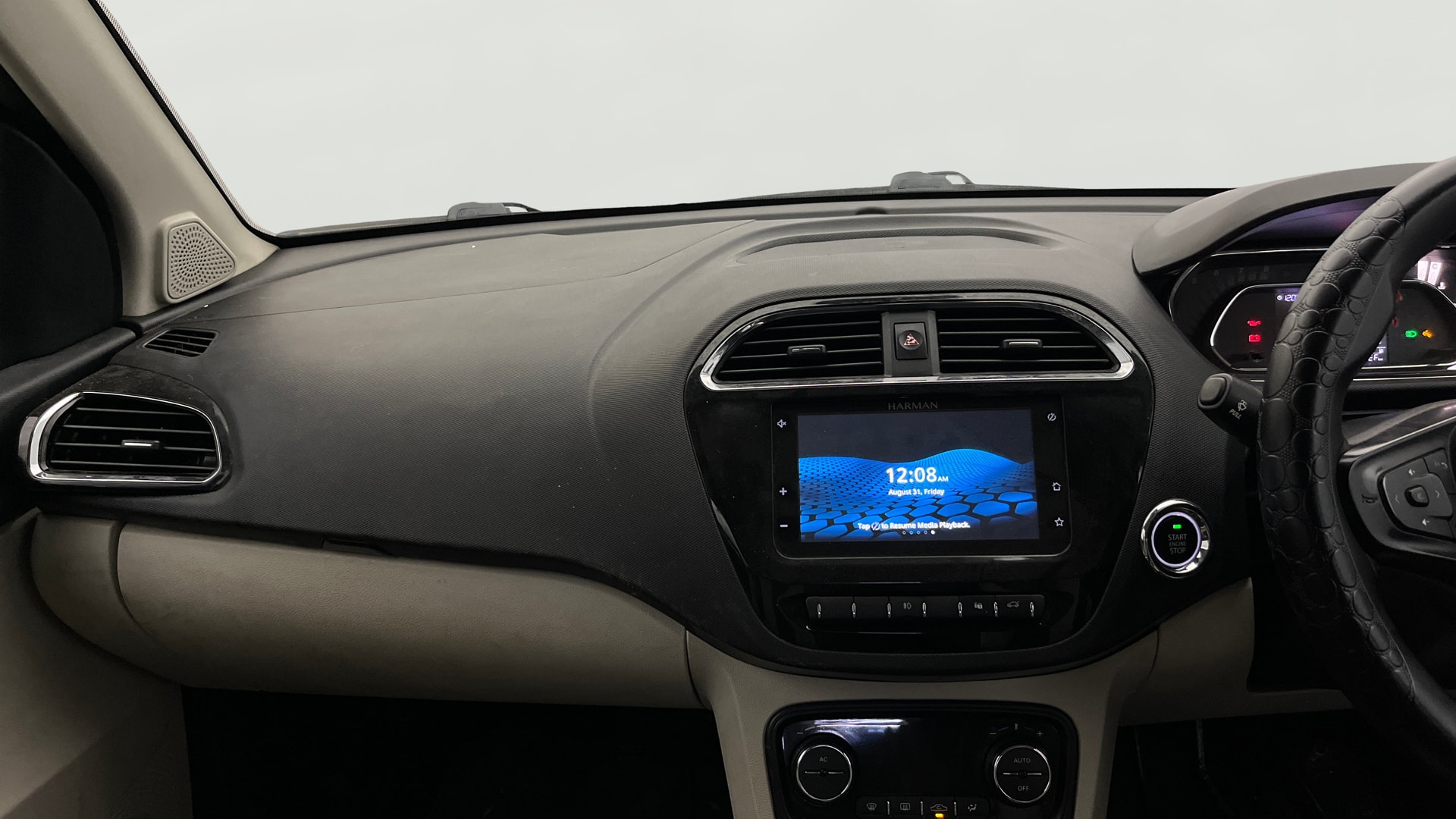 View 2022 Tata Tigor XE Diesel Image 17 Used 2022 Tata Tigor XE Diesel Image 17