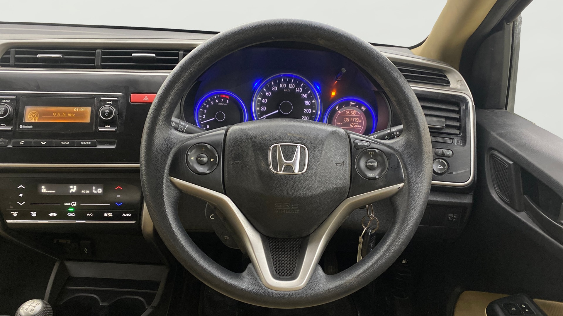 View 2015 Honda City ZX MT Diesel Anniversary Edition Image 21 Used 2015 Honda City ZX MT Diesel Anniversary Edition Image 21