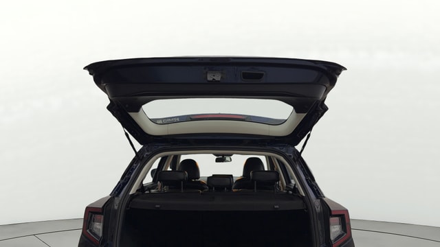 View Mahindra XUV 3XO Image 17 Used Mahindra XUV 3XO Image 17