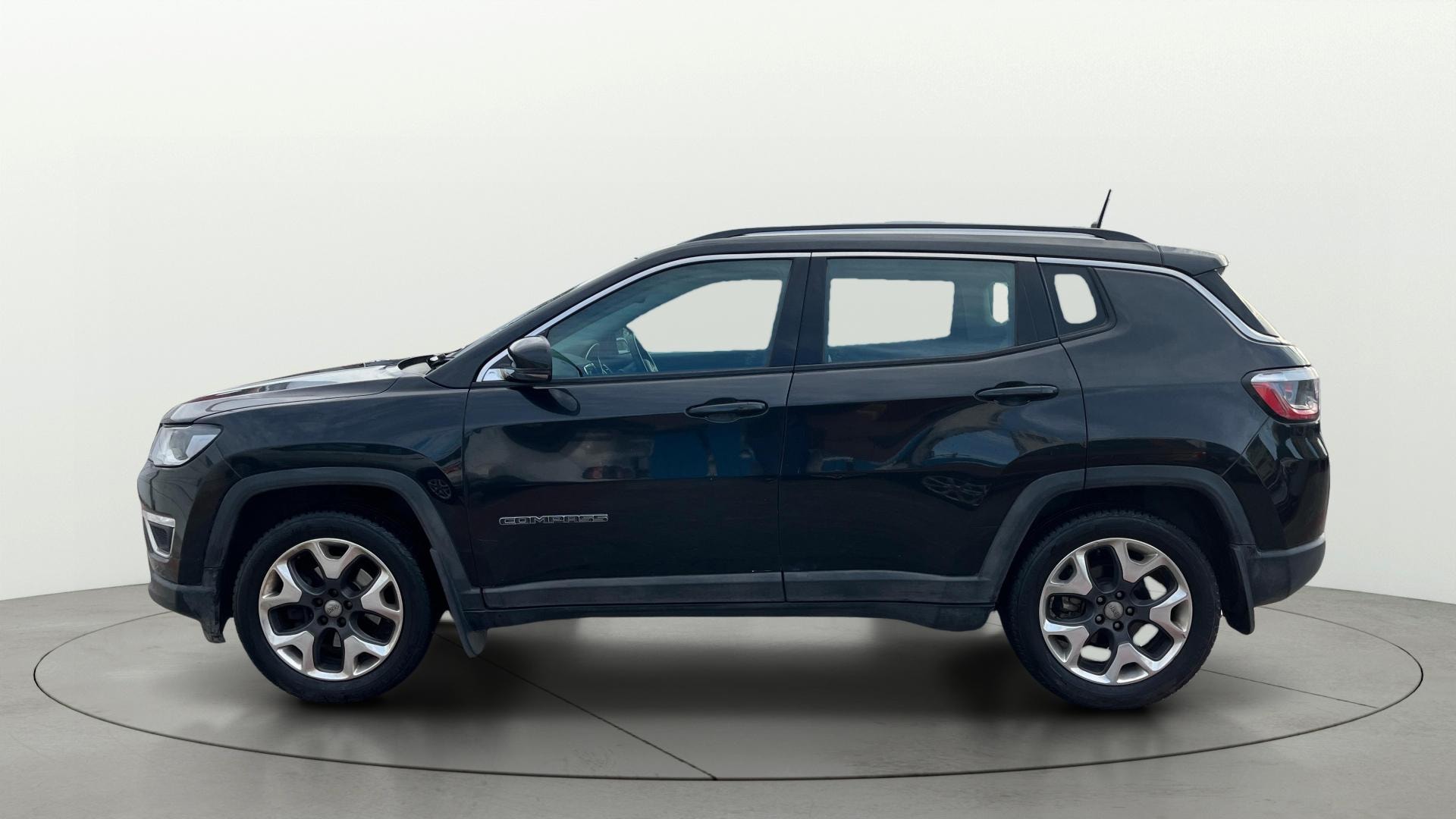 View 2018 Jeep Compass Limited Plus AT Image 5 Used 2018 Jeep Compass Limited Plus AT Image 5
