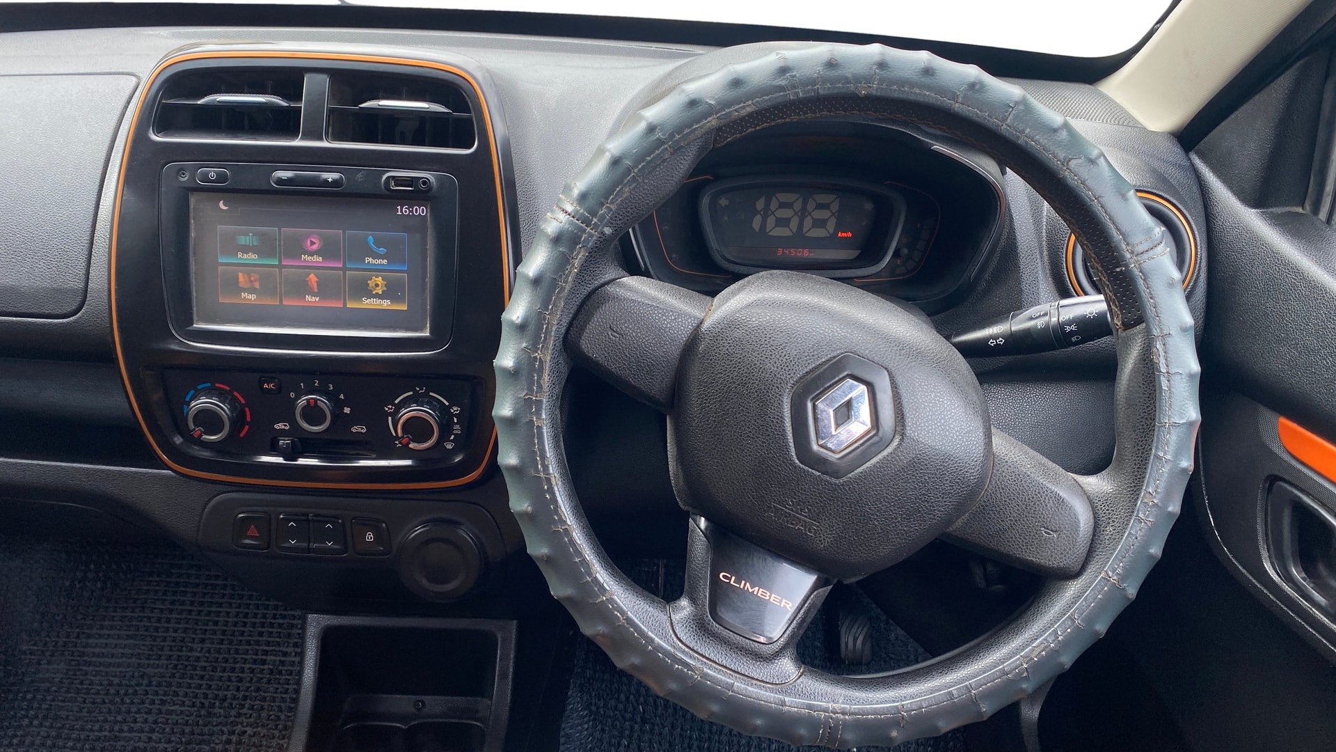 View 2017 Renault Kwid RXT 1.0 Driver Airbag Option Image 20 Used 2017 Renault Kwid RXT 1.0 Driver Airbag Option Image 20
