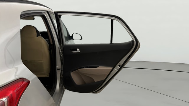 View Hyundai Grand i10 Image 5 Used Hyundai Grand i10 Image 5